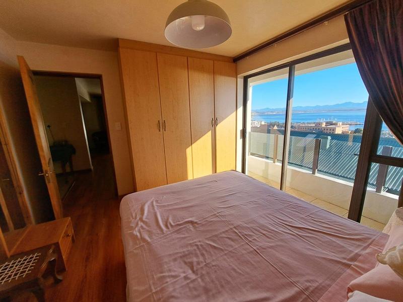 To Let 5 Bedroom Property for Rent in Mossel Bay Western Cape